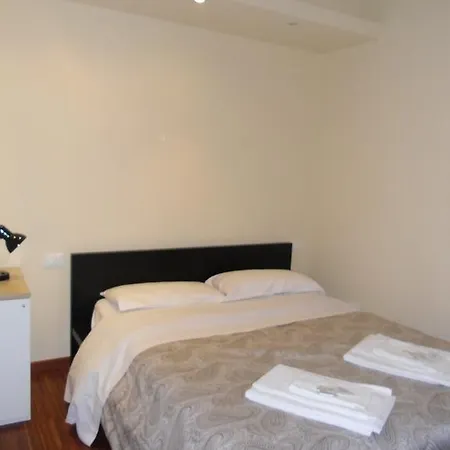 Scendi Dal Treno Tatil Evi Bolonya