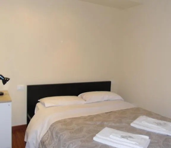 Scendi Dal Treno Nyaraló Bologna